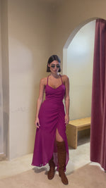 Cargar y reproducir el video en el visor de la galería, Vestido Niki uva
